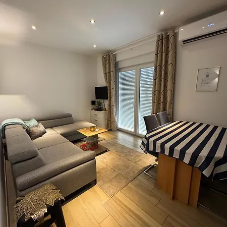 Dejablue Apartment Opric